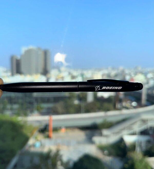 Boeing-Stylus-Pen with Airport Background