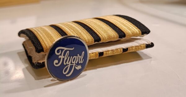 Flygirl Lapelpin with Capt Stripes Blue