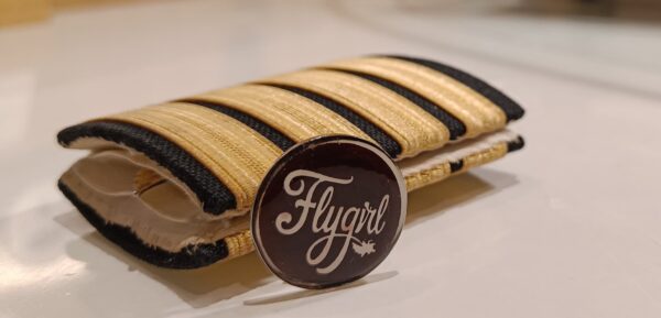 Flygirl Lapelpin with Capt Stripes Maroon